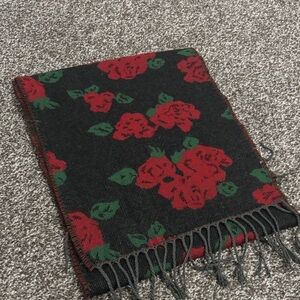 Scarf with roses